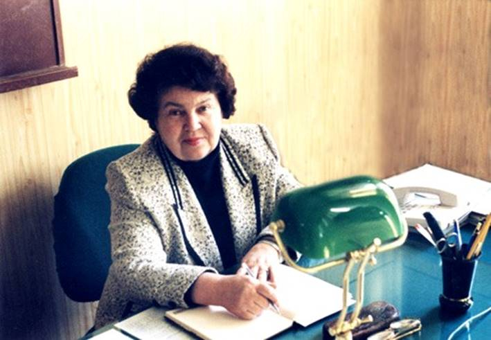 Заслуженный работник высшей школы РФ профессор, д.х.н. Кривенько Адель Павловна (зав. кафедрой 1992-2008)